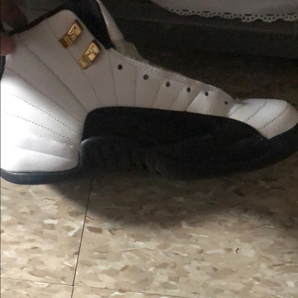 Jordan 12 - Picture 3 of 3